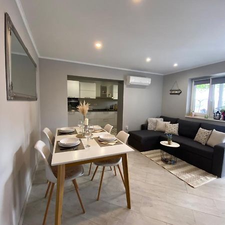 Apartman Petra Gustirna Buitenkant foto
