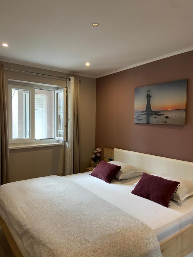Apartman Petra Gustirna Buitenkant foto