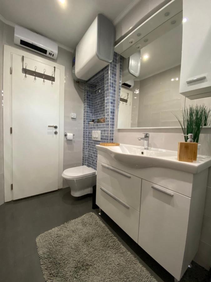 Apartman Petra Gustirna Buitenkant foto